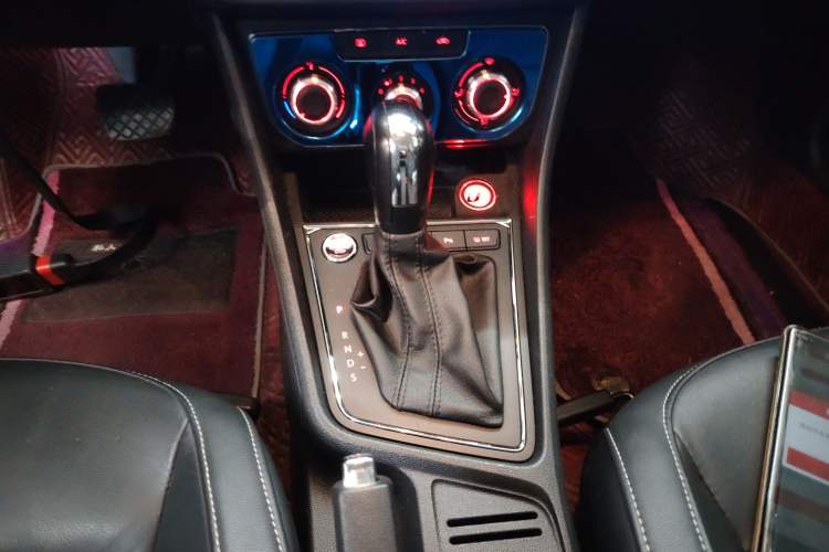 Used Volkswagen Lavida 2017 1.6L Automatic Comfort Edition
