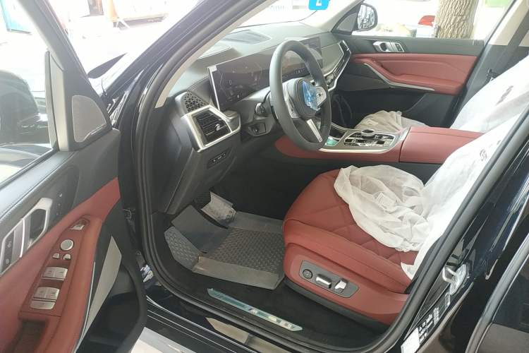 Used BMW X5 2023 xDrive 30Li Luxury M Sport Night Edition Package
