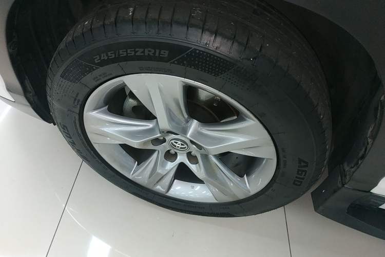 Used Toyota Highlander 2018 2.0T Two-Wheel Drive Luxury Edition 7 Seats China VI Standard