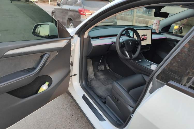 Used Tesla Model Y 2024 Rear-Wheel-Drive Version
