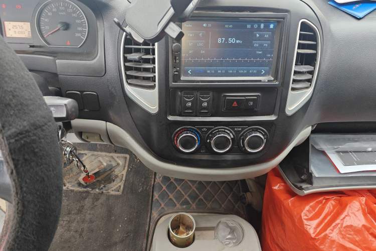 Used FORTHING Lingzhi 2014 V3 1.5L 7-Seater Comfort Model
