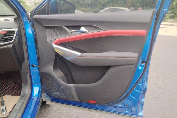 Used SOL X8 2021 300T DCT Prestige Smart Connect Edition 6 Seats
