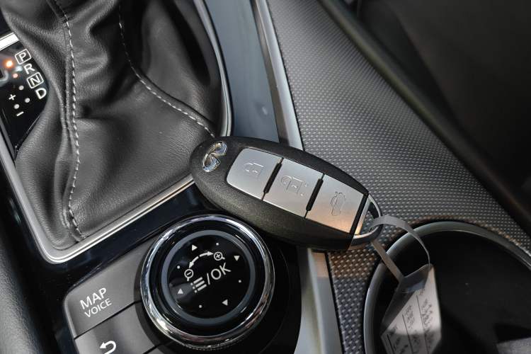 Used Infiniti Q50L 2018 2.0T Enjoyment Version China VI Standard