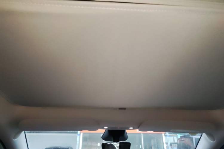 Used Tesla Model Y 2024 Long-Range All-Wheel-Drive Version
