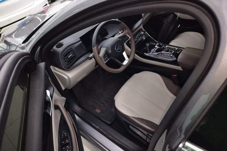 Used BYD Qin PLUS 2024 HONOR Edition DM-i 55KM Leading Model
