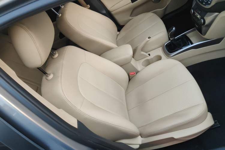 Used Changan Eado 2015 1.6L Manual Luxury Model China V Standard
