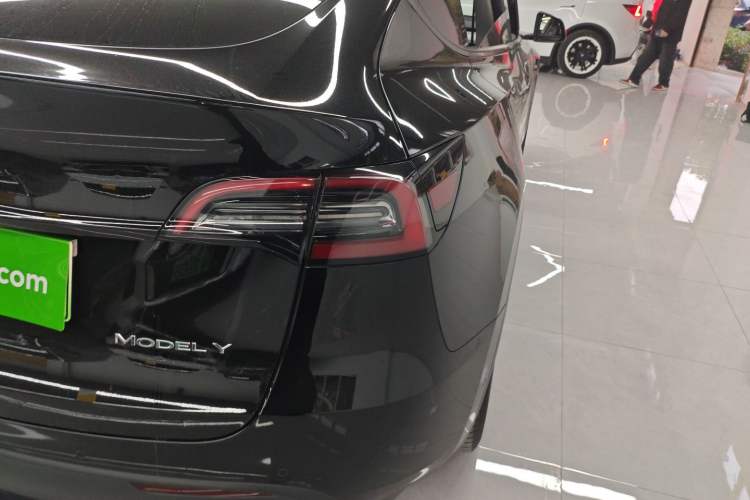 Used Tesla Model Y 2023 Rear-Wheel-Drive Version
