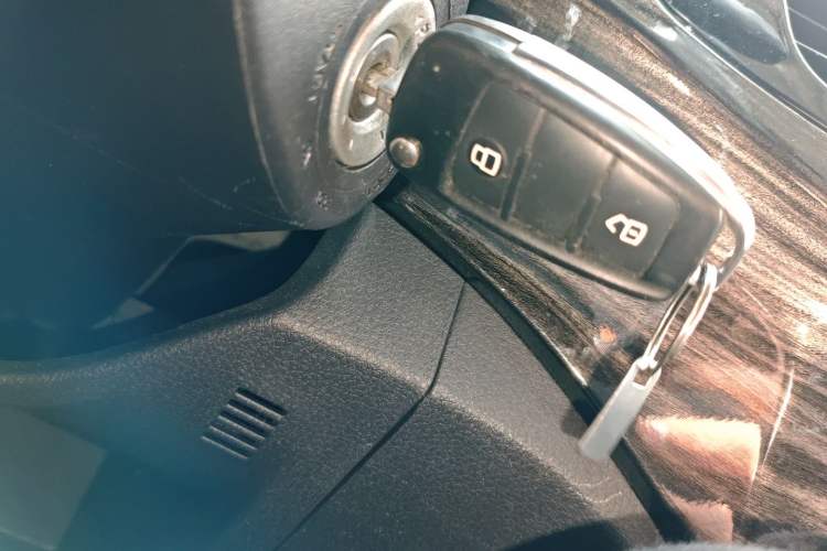 Used Isuzu D-MAX 2020 1.9T Two-Wheel Drive Automatic Comfort Edition China VI Standard RZ4E Hi-Power