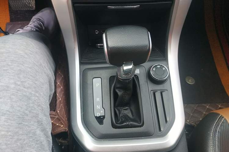 Used SAIC MAXUS T70 2021 2.0T Diesel Automatic 4x4 Elite Version with Long Bed and High Ground Clearance