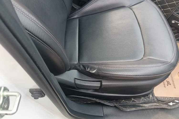 Used Kia Sportage R 2015 2.0L Automatic Two-Wheel Drive DLX Model