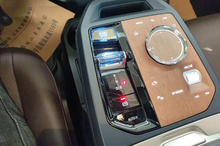 Used BMW iX 2022 xDrive40
