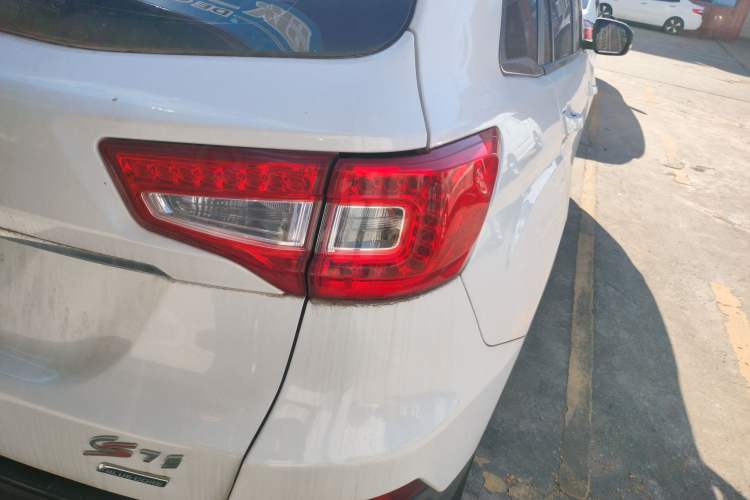 Used Changan CS75 2016 1.8T Automatic Elite Model China V Standard
