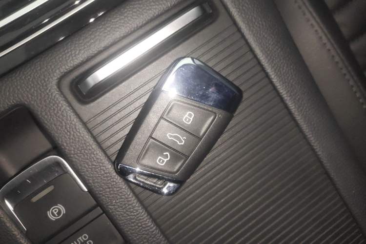 Used Volkswagen Magotan 2018 Facelift 330TSI DSG Luxury Model
