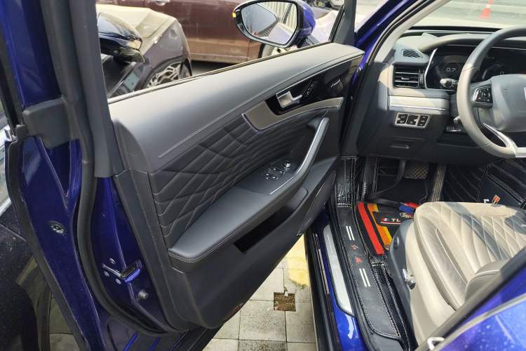 Used Hongqi HS5 2022 Revised Version 2.0T Smart Connect Flagship Edition
