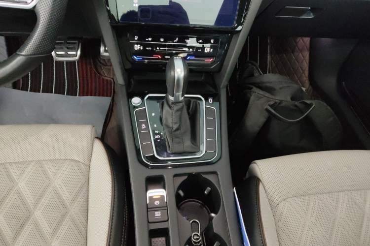 Used Volkswagen Magotan 2023 2 Million Units Commemorative Edition 330TSI DSG Luxury Version
