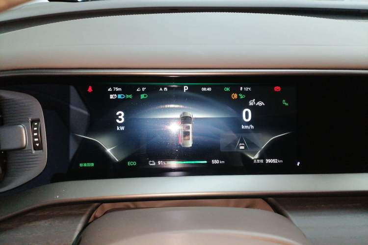 Used Denza D9 2022 EV 600 Four-Wheel Drive Prestige Model
