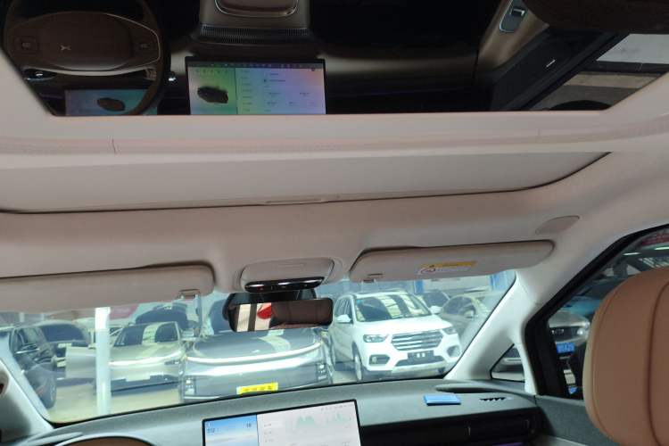 Used XPeng X9 2024 702 Ultra-Long Range Pro
