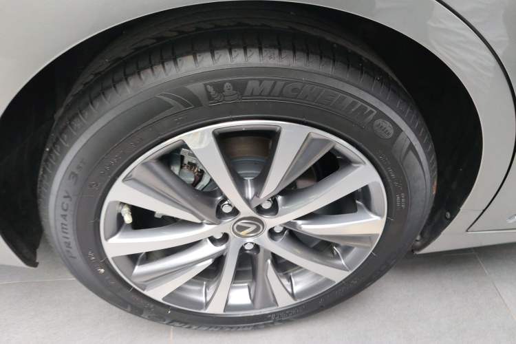 Used Lexus ES 2018 300h Premier Edition China V Standard
