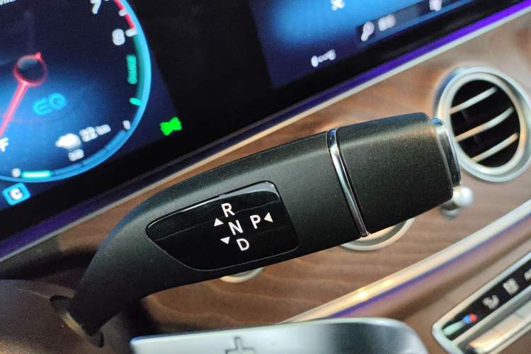 Used Mercedes-Benz E-Class New Energy 2023 E 350 e L Plug-in Hybrid Sedan
