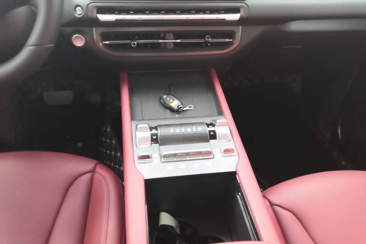 Used Tank 300 New Energy 2025 Hi4-T
