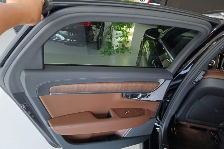 Used Volvo S90 2025 B5 Zhiya Luxury Edition
