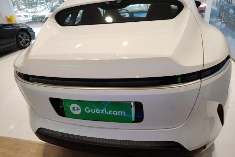 Used  11 2023 Long-Range Single-Motor Version 5 Seats
