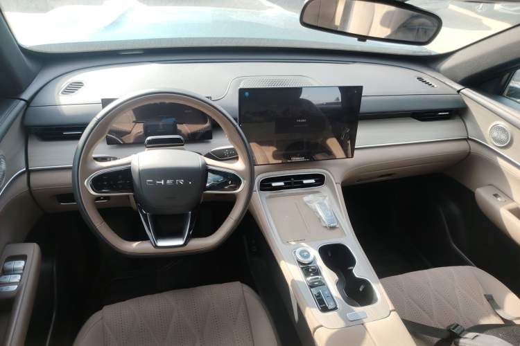 Used Chery Tiggo 8 PLUS C-DM 2025 1.5T 116 km Prestige Version 5 Seats