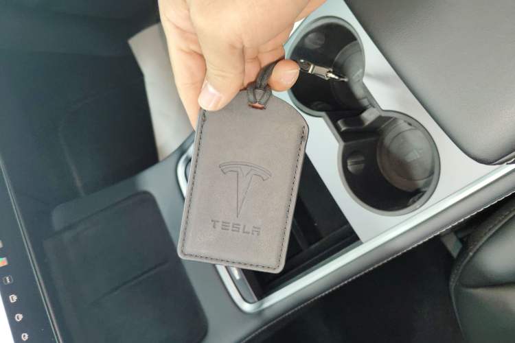 Used Tesla Model Y 2023 Rear-Wheel-Drive Version
