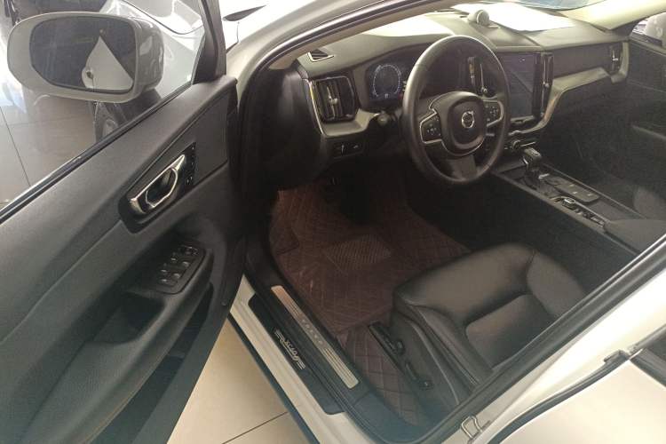 Used Volvo XC60 2018 T5 4x4 Zhiyi Edition
