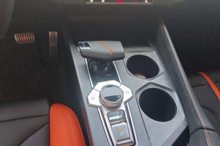 Used Changan UNI-V 2024 1.5T Prestige Sport Edition
