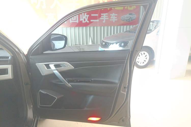 Used Geely Auto Emgrand X7 Sport 2018 1.8TD Automatic Two-Wheel Drive Smart Connect 4G Internet Edition