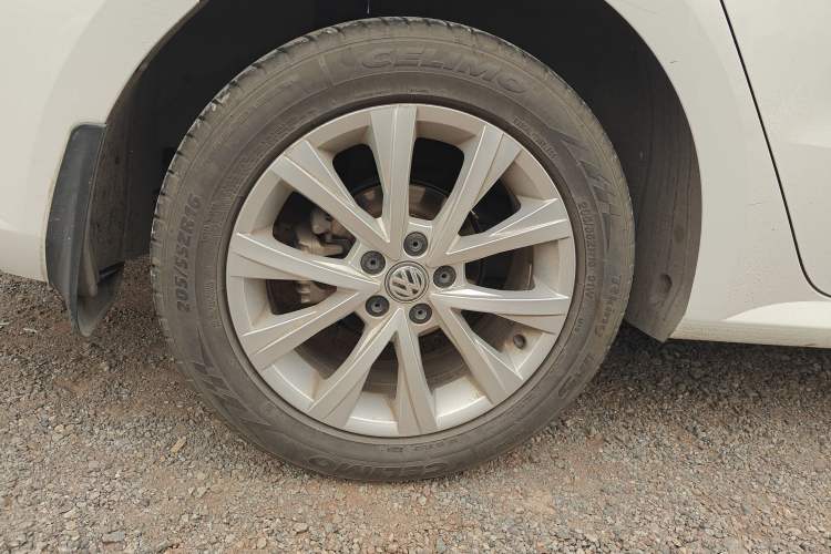 Used Volkswagen Lavida 2015 1.6L Automatic Comfort Edition