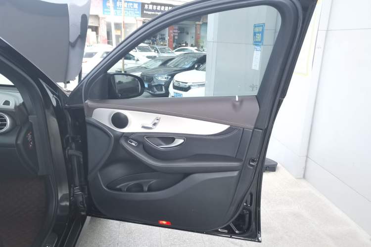 Used Mercedes-Benz GLC 2020 GLC 260 L 4MATIC Dynamic Model
