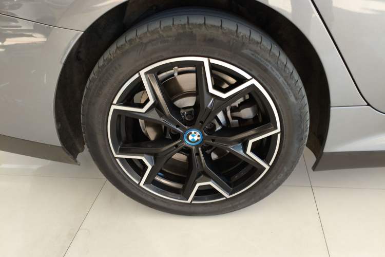 Used BMW i3 2024 eDrive 40 L Midnight Edition
