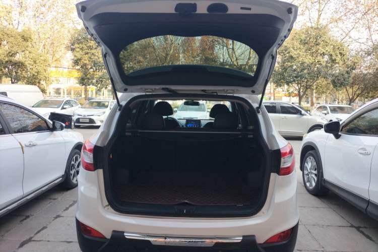 Used Hyundai ix35 2015 2.0L Automatic 2WD Smart Type China IV