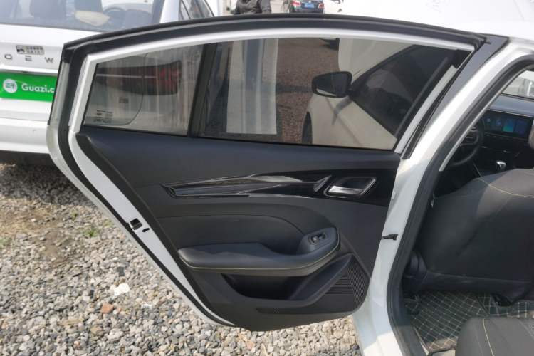 Used Roewe i5 2021 1.5L CVT Platinum Edition
