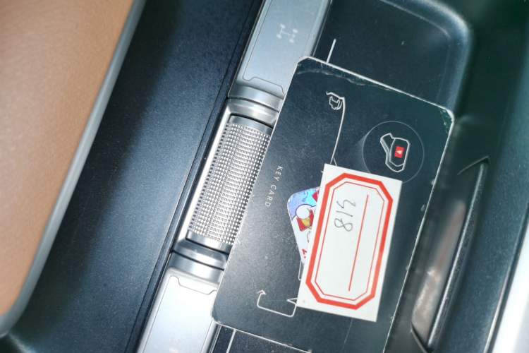 Used Deepal G318 2024 Four-Wheel-Drive Air Suspension Model