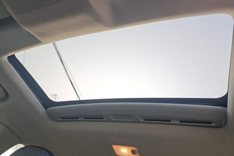 Used Chevrolet Trax 2016 1.4T Automatic Two-Wheel Drive Comfort Version with Sunroof
