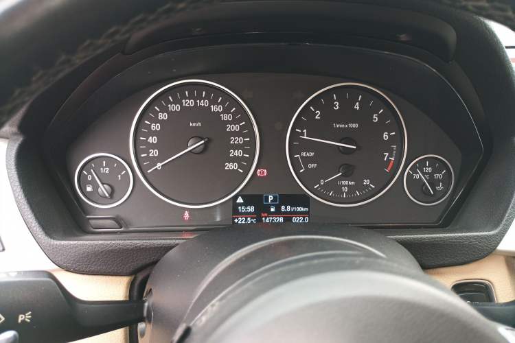 Used BMW 3 Series 2015 320i Luxury Line Stylish Edition
