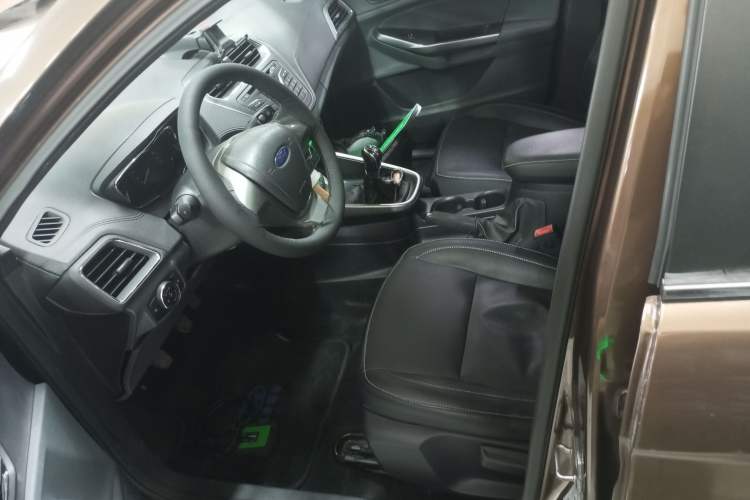 Used Ford Escort 2015 1.5L Manual Fashion Edition
