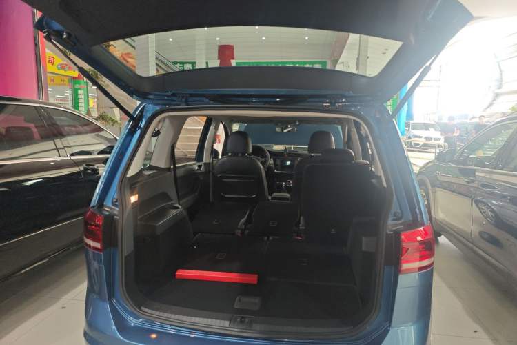 Used Volkswagen Touran 2021 Touran L 280TSI DSG Comfort Edition 7 Seats
