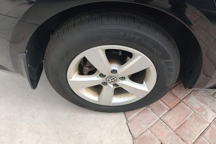 Used Volkswagen Lavida 2015 1.6L Automatic Fashion Edition