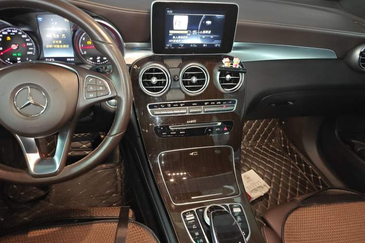 Used Mercedes-Benz GLC 2019 GLC 260 L 4MATIC Dynamic Model