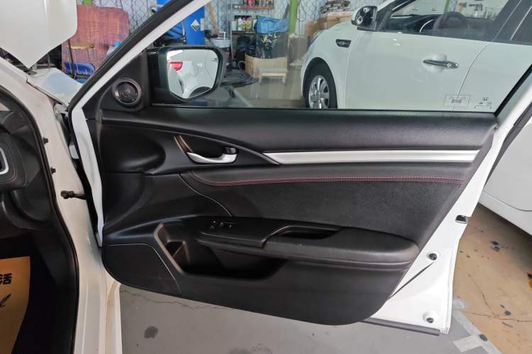 Used Honda Civic 2016 220TURBO CVT Luxury Edition
