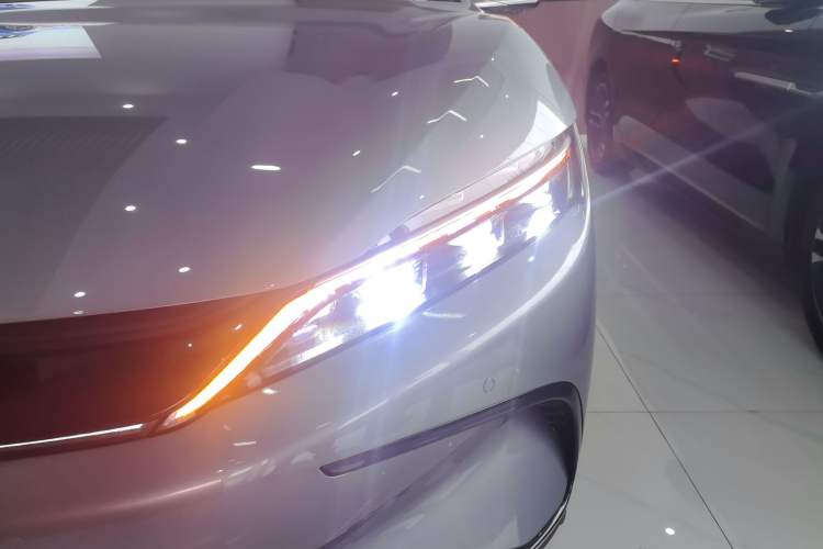 Used BYD Han 2022 EV Genesis Edition 715KM Front-Wheel-Drive Prestige Model
