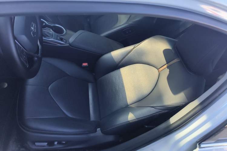 Used Toyota Camry 2019 Revised Version 2.0G Luxury Edition
