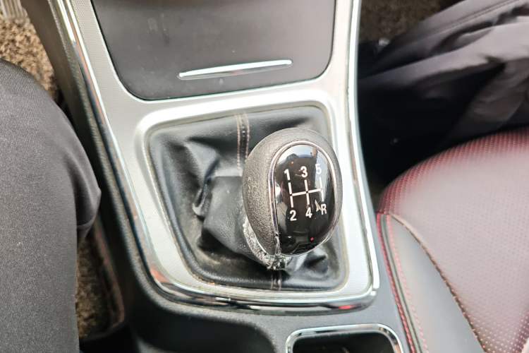 Used Baojun 560 2015 1.8L Manual Luxury Model
