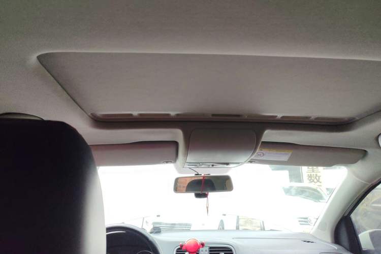 Used Volkswagen Polo 2016 1.6L Automatic Comfort Model