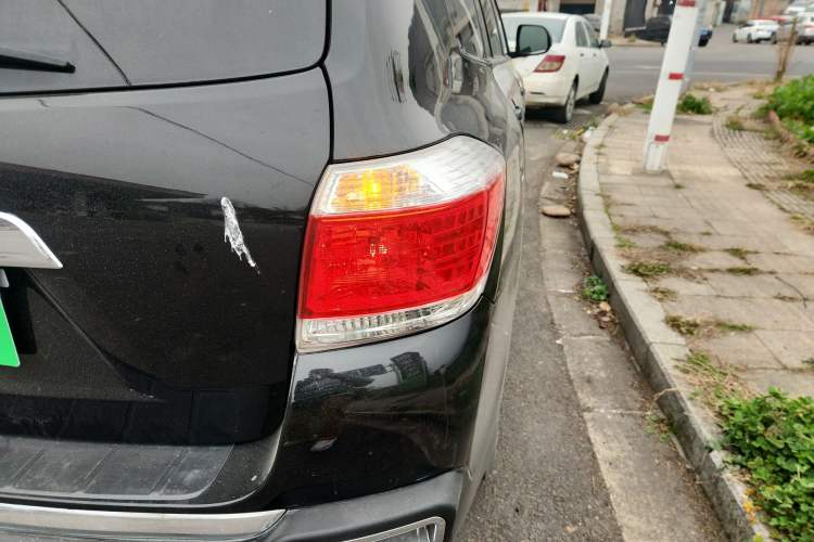 Used Toyota Highlander 2012 2.7L Two-Wheel Drive 5-Seater Sport Edition
