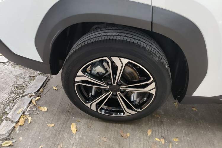 Used  L7 2024 1.5T 115 km PLUS Dragon Edition